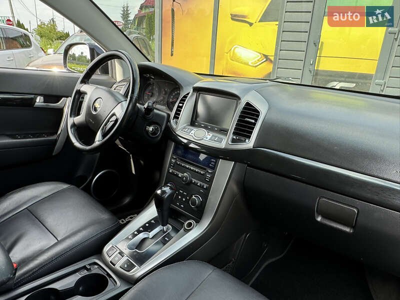 Внедорожник / Кроссовер Chevrolet Captiva 2011 в Стрые