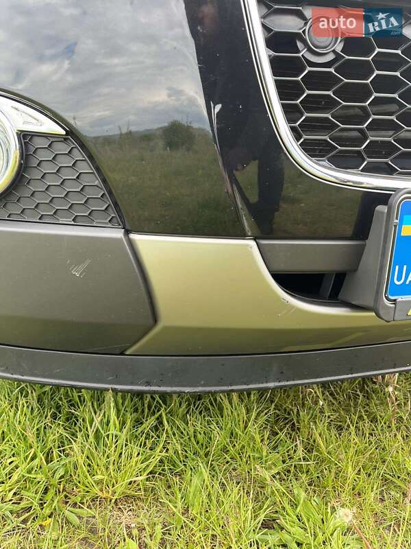 Внедорожник / Кроссовер Chevrolet Captiva 2012 в Новояворовске