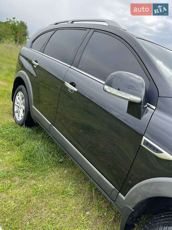 Внедорожник / Кроссовер Chevrolet Captiva 2012 в Новояворовске