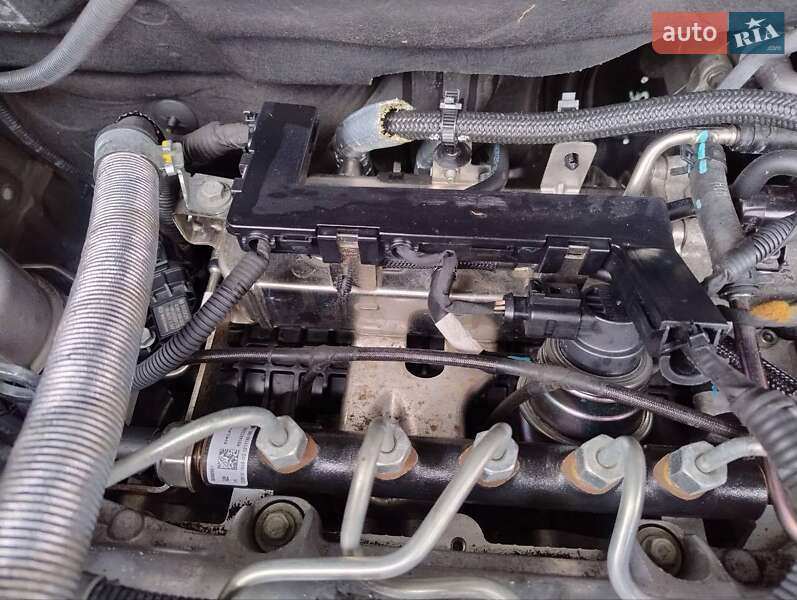 Внедорожник / Кроссовер Chevrolet Captiva 2012 в Новояворовске