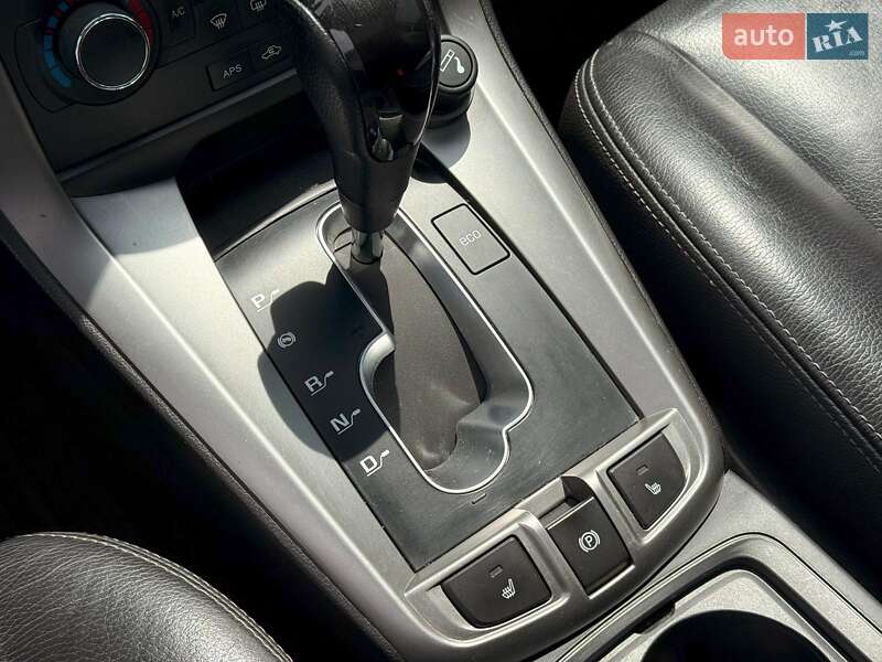 Позашляховик / Кросовер Chevrolet Captiva 2011 в Львові