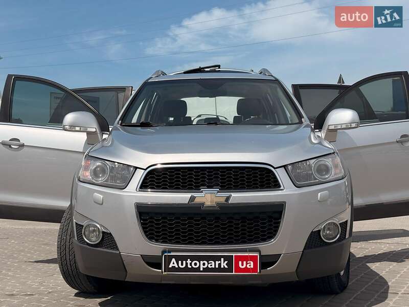 Позашляховик / Кросовер Chevrolet Captiva 2011 в Львові