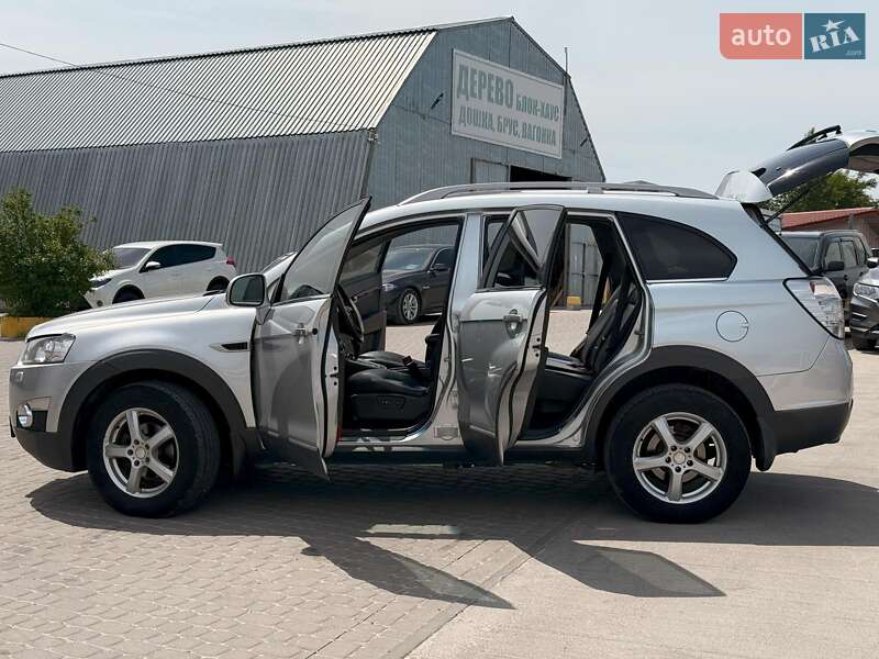 Позашляховик / Кросовер Chevrolet Captiva 2011 в Львові