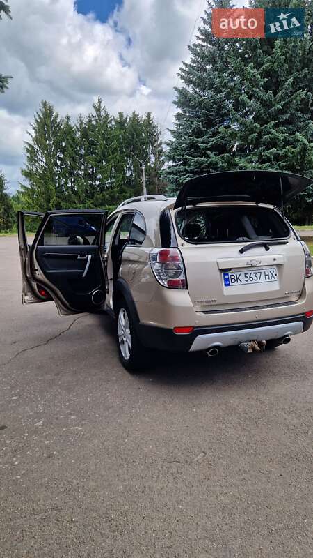 Внедорожник / Кроссовер Chevrolet Captiva 2011 в Ровно