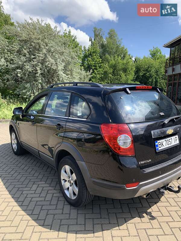 Позашляховик / Кросовер Chevrolet Captiva 2008 в Рівному
