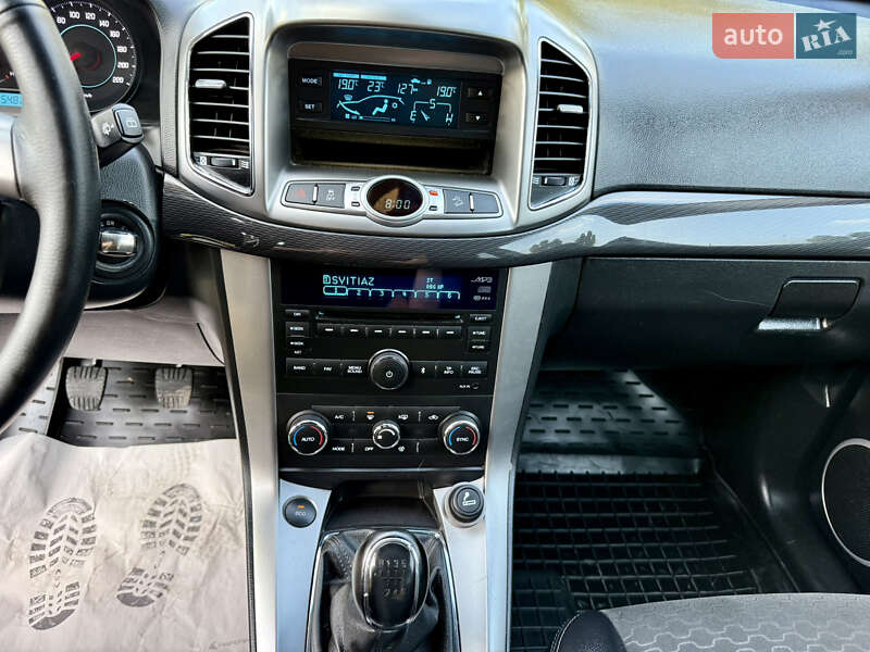 Внедорожник / Кроссовер Chevrolet Captiva 2014 в Дубно