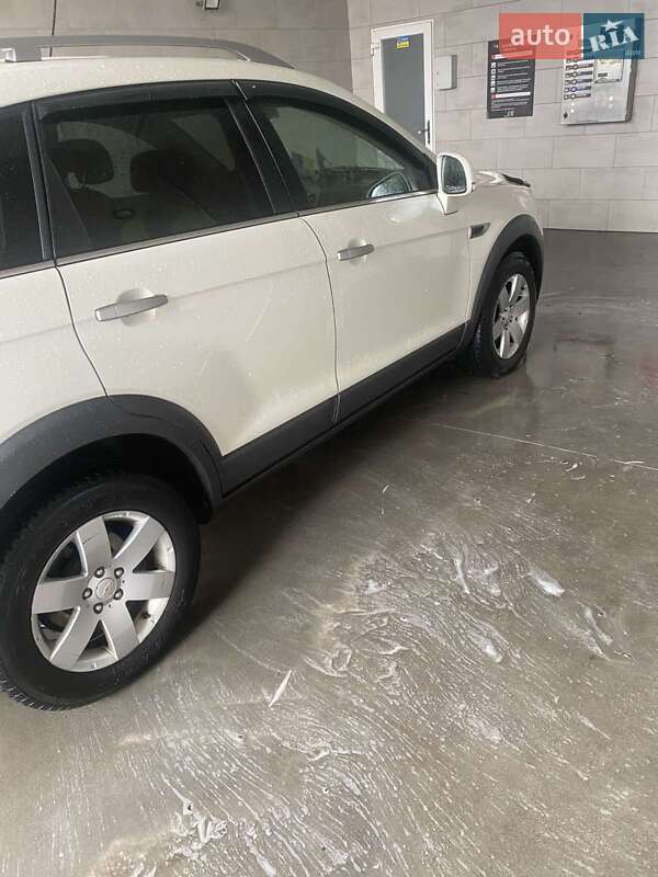Позашляховик / Кросовер Chevrolet Captiva 2011 в Луцьку