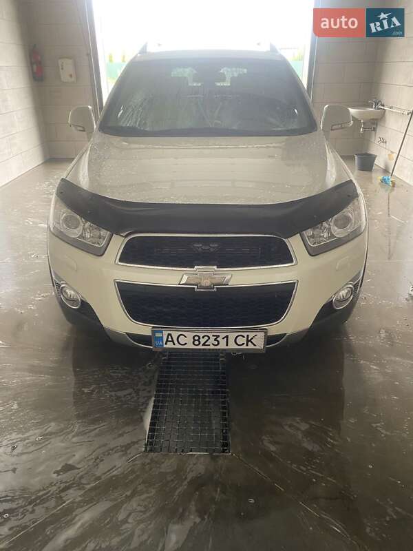 Позашляховик / Кросовер Chevrolet Captiva 2011 в Луцьку