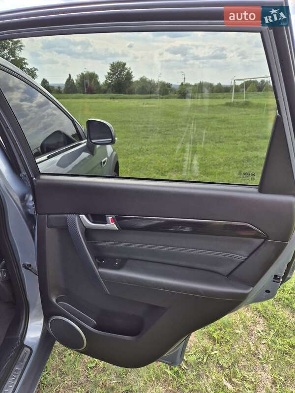 Внедорожник / Кроссовер Chevrolet Captiva 2013 в Харькове