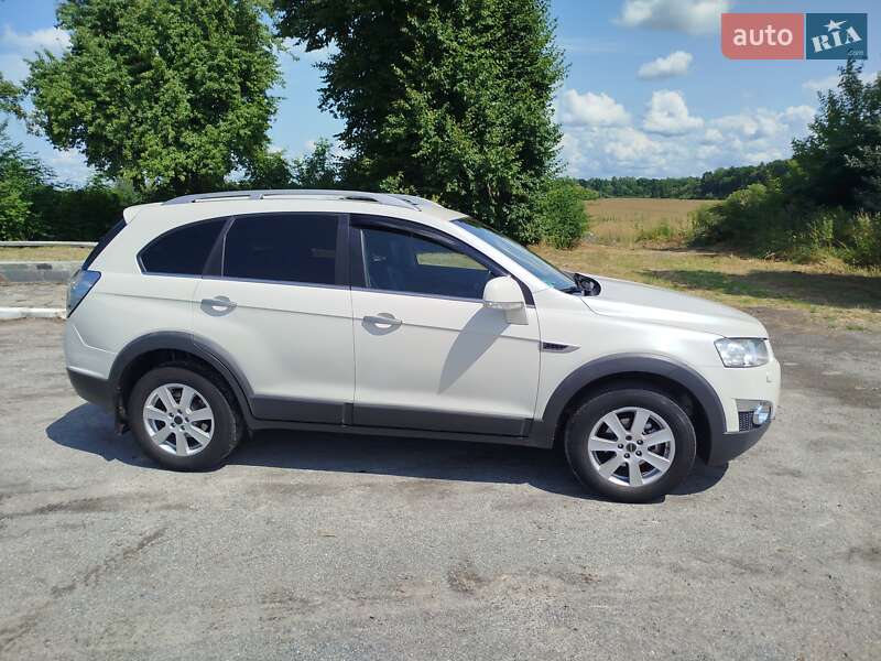 Внедорожник / Кроссовер Chevrolet Captiva 2011 в Житомире