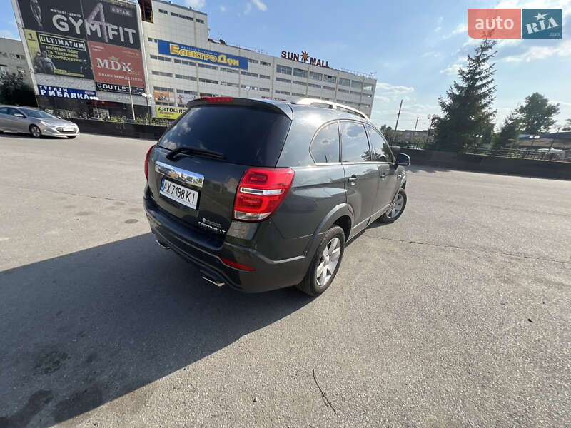 Внедорожник / Кроссовер Chevrolet Captiva 2016 в Харькове