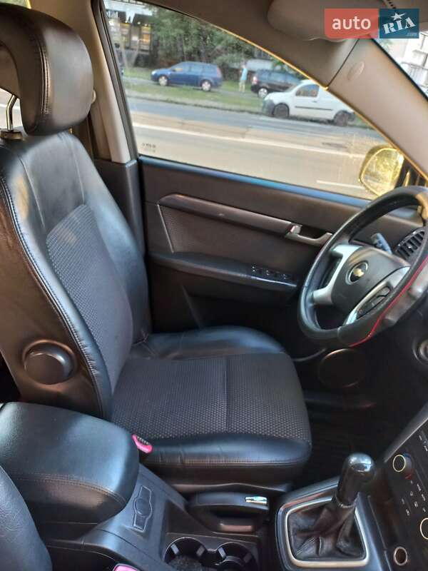 Позашляховик / Кросовер Chevrolet Captiva 2008 в Києві