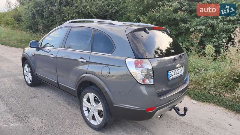 Внедорожник / Кроссовер Chevrolet Captiva 2011 в Золочеве фото 4 Внедорожник / Кроссовер Chevrolet Captiva 2011 в Золочеве