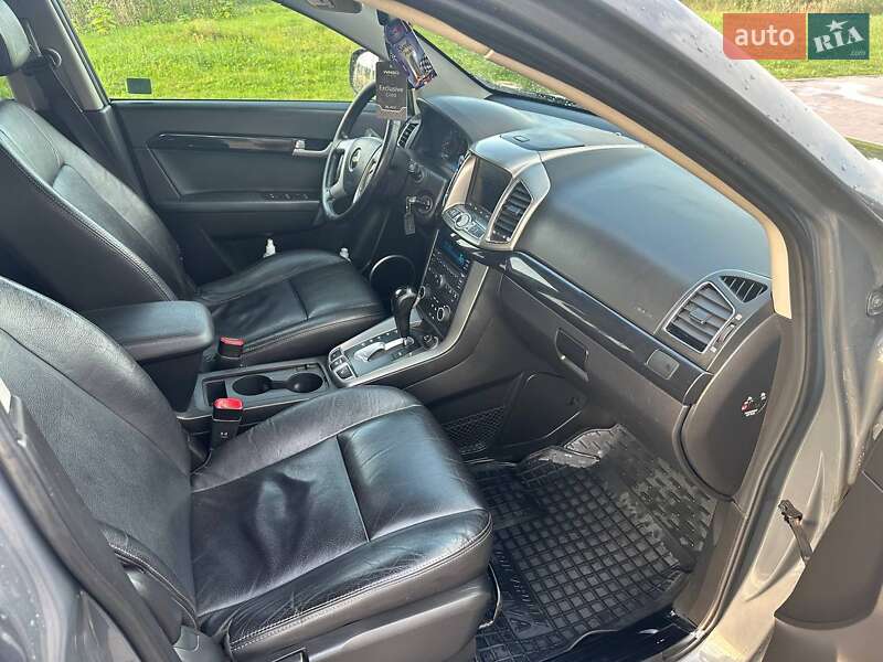 Позашляховик / Кросовер Chevrolet Captiva 2011 в Миколаєві