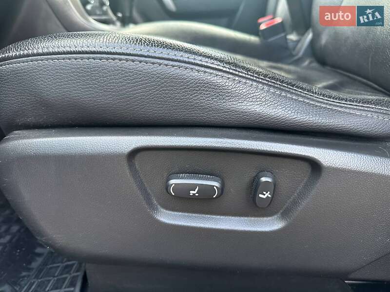 Позашляховик / Кросовер Chevrolet Captiva 2011 в Миколаєві