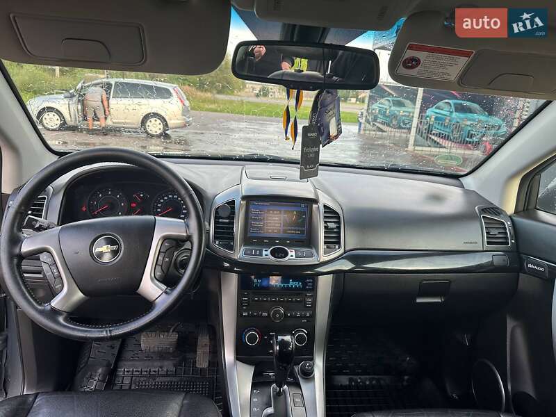 Позашляховик / Кросовер Chevrolet Captiva 2011 в Миколаєві