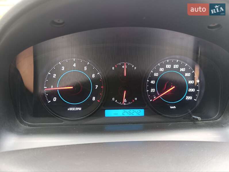 Внедорожник / Кроссовер Chevrolet Captiva 2011 в Чернигове