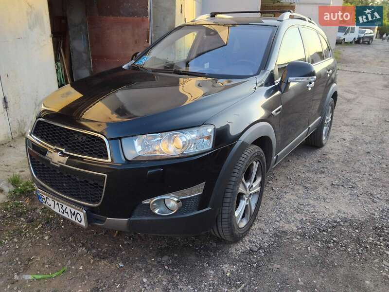 Позашляховик / Кросовер Chevrolet Captiva 2011 в Львові