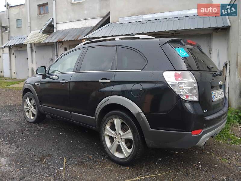 Позашляховик / Кросовер Chevrolet Captiva 2011 в Львові