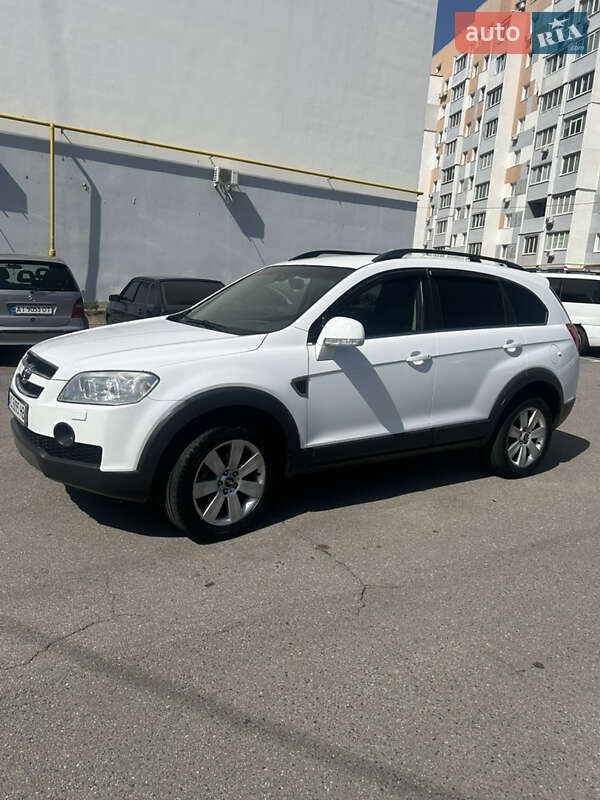 Внедорожник / Кроссовер Chevrolet Captiva 2010 в Харькове