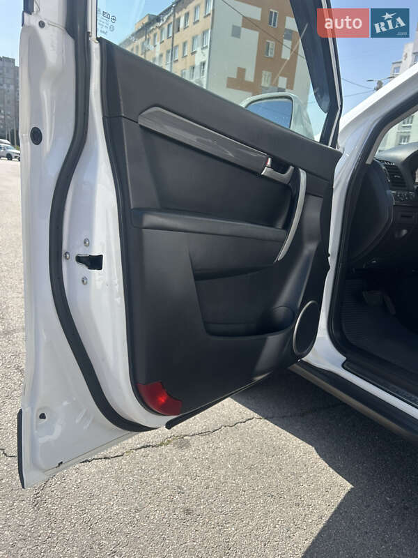 Внедорожник / Кроссовер Chevrolet Captiva 2010 в Харькове