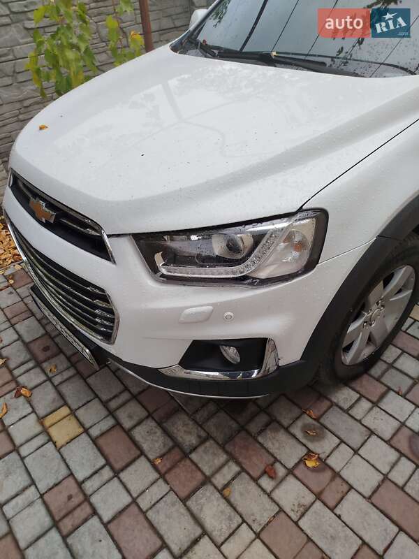 Позашляховик / Кросовер Chevrolet Captiva 2016 в 