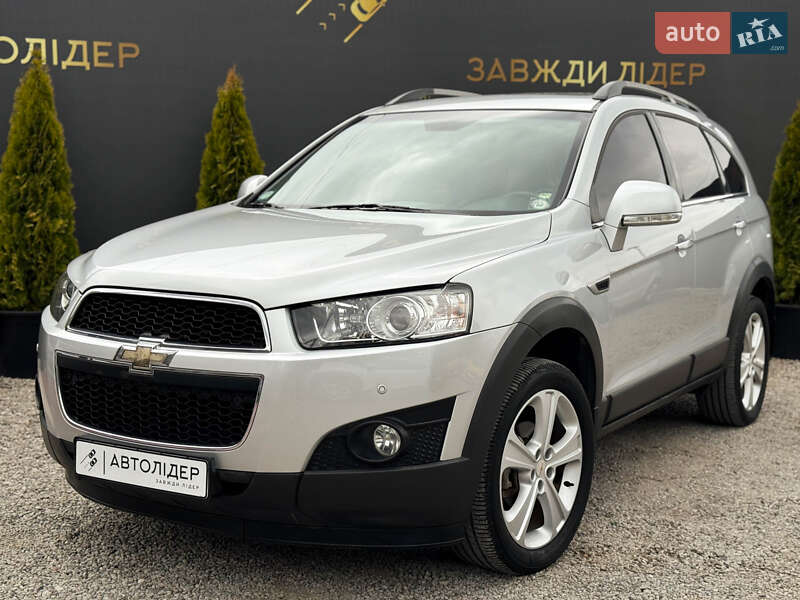 Позашляховик / Кросовер Chevrolet Captiva 2012 в 