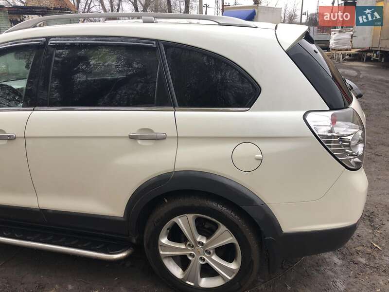 Внедорожник / Кроссовер Chevrolet Captiva 2011 в Чугуеве