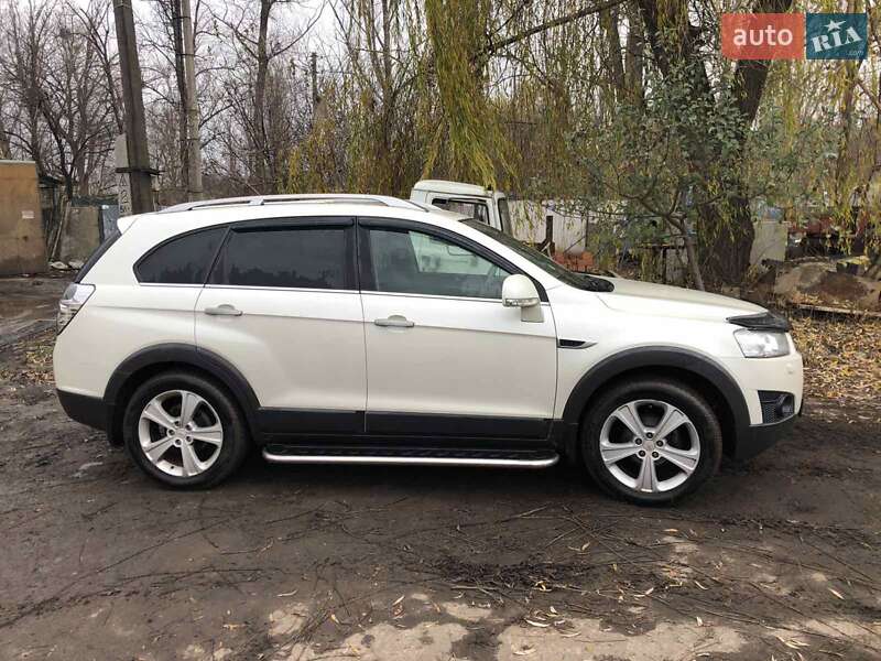 Внедорожник / Кроссовер Chevrolet Captiva 2011 в Чугуеве