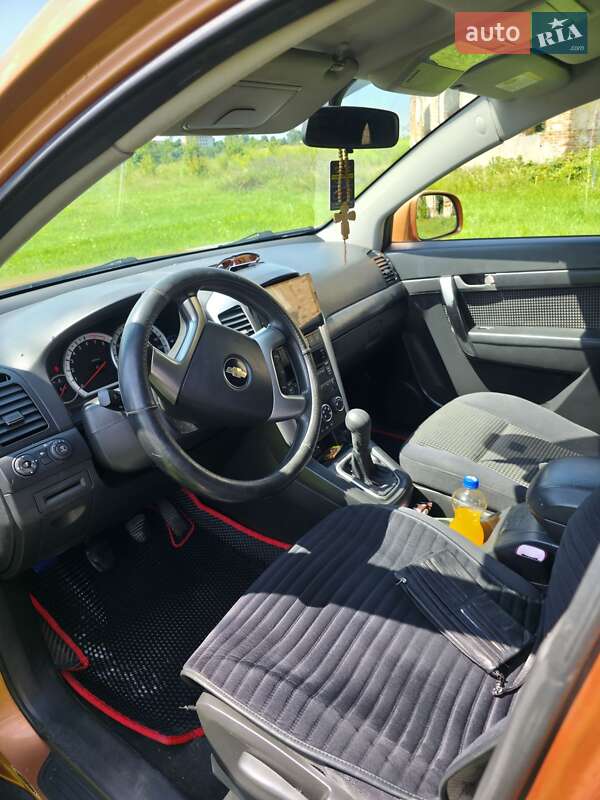 Позашляховик / Кросовер Chevrolet Captiva 2008 в Ізяславі