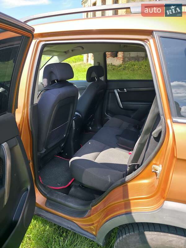 Позашляховик / Кросовер Chevrolet Captiva 2008 в Ізяславі