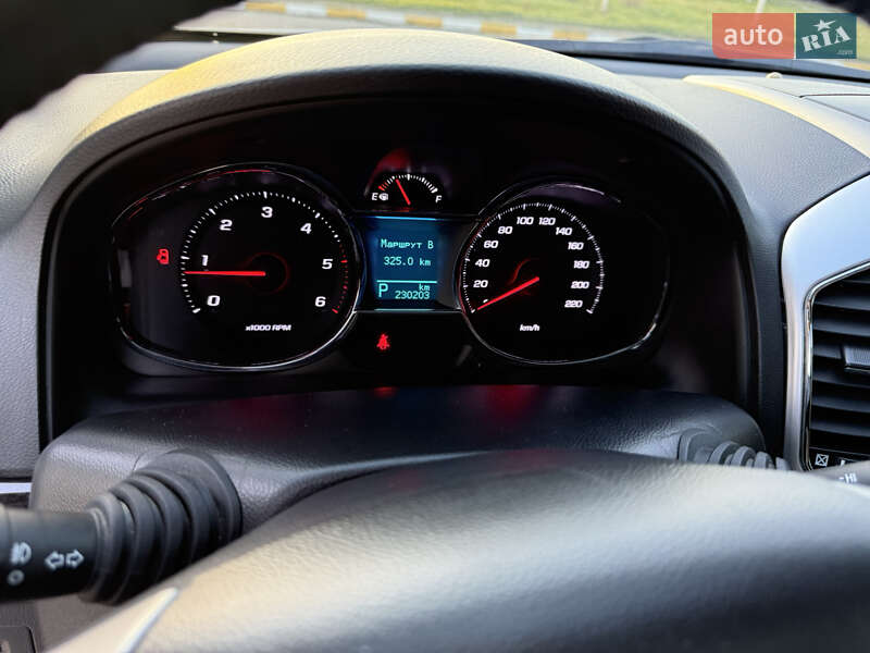 Позашляховик / Кросовер Chevrolet Captiva 2015 в Одесі