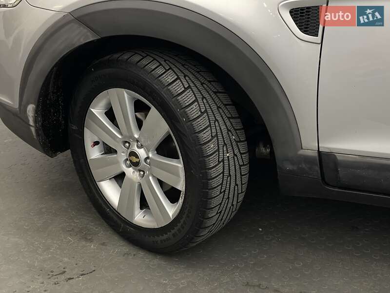 Позашляховик / Кросовер Chevrolet Captiva 2008 в Києві