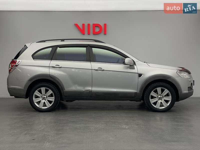 Позашляховик / Кросовер Chevrolet Captiva 2008 в Києві