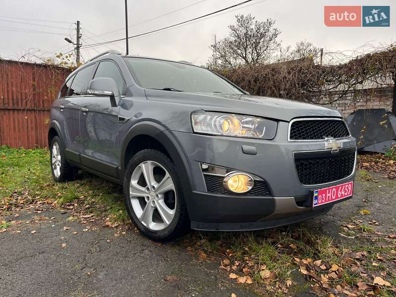 Внедорожник / Кроссовер Chevrolet Captiva 2012 в Луцке