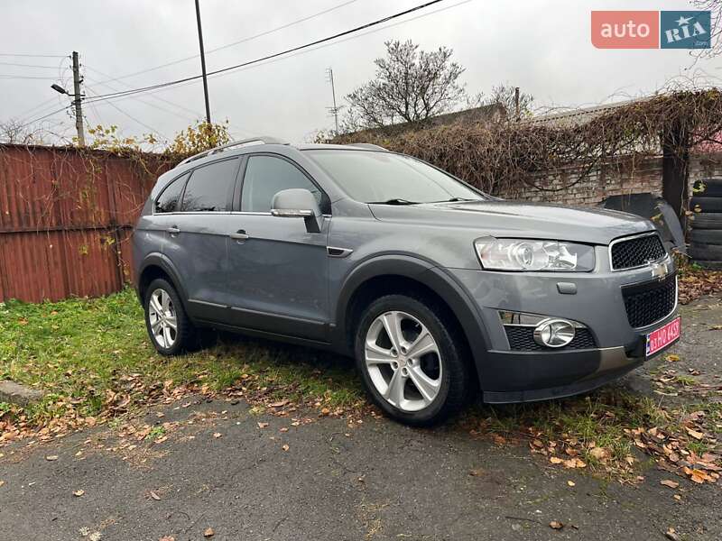 Внедорожник / Кроссовер Chevrolet Captiva 2012 в Луцке