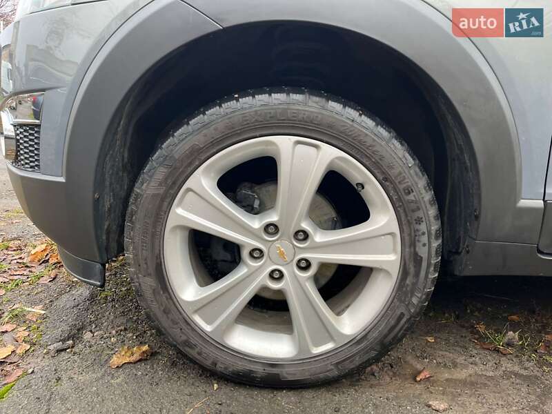 Внедорожник / Кроссовер Chevrolet Captiva 2012 в Луцке