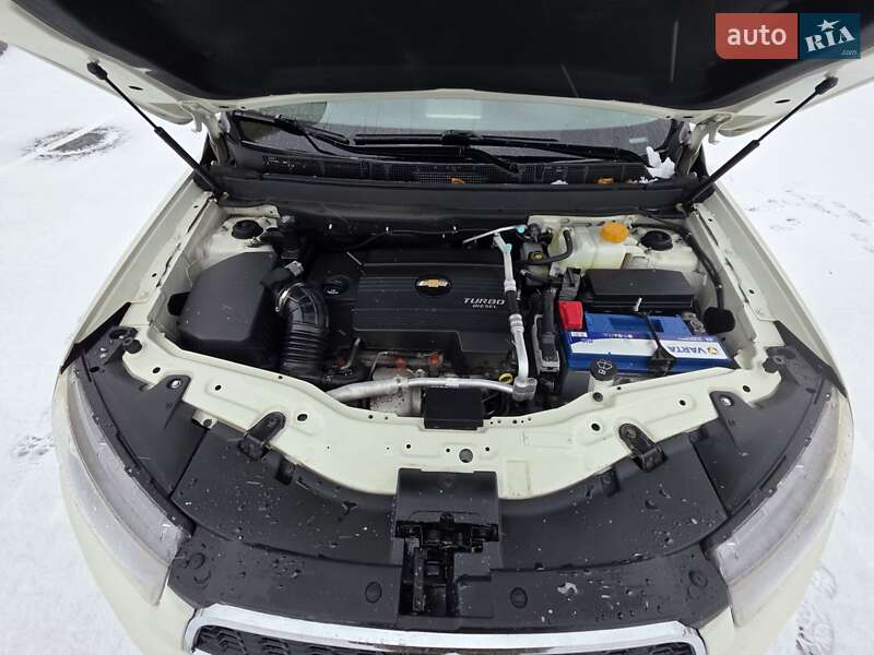 Внедорожник / Кроссовер Chevrolet Captiva 2012 в Дубно