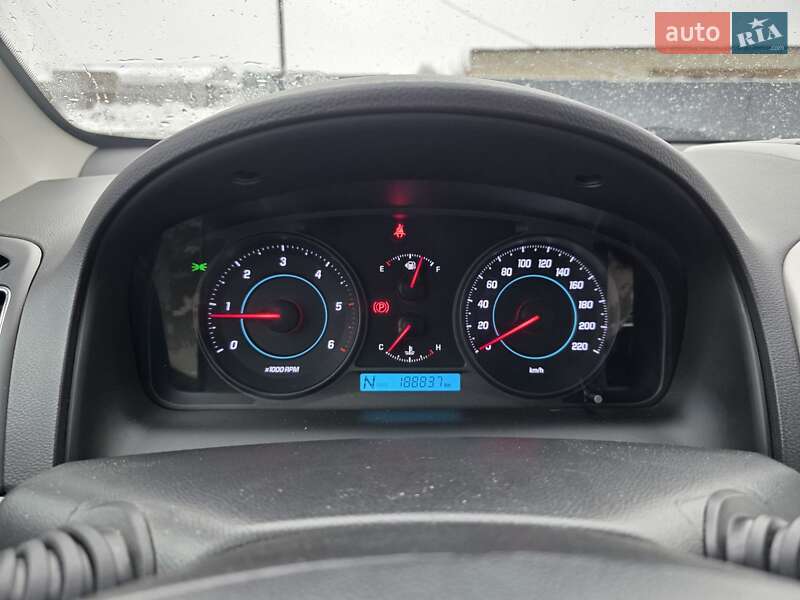 Внедорожник / Кроссовер Chevrolet Captiva 2012 в Дубно