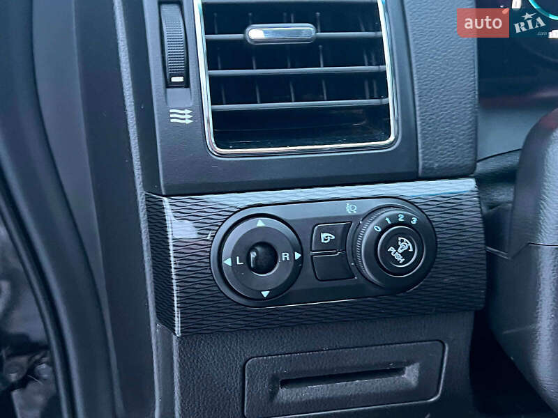 Позашляховик / Кросовер Chevrolet Captiva 2014 в Львові