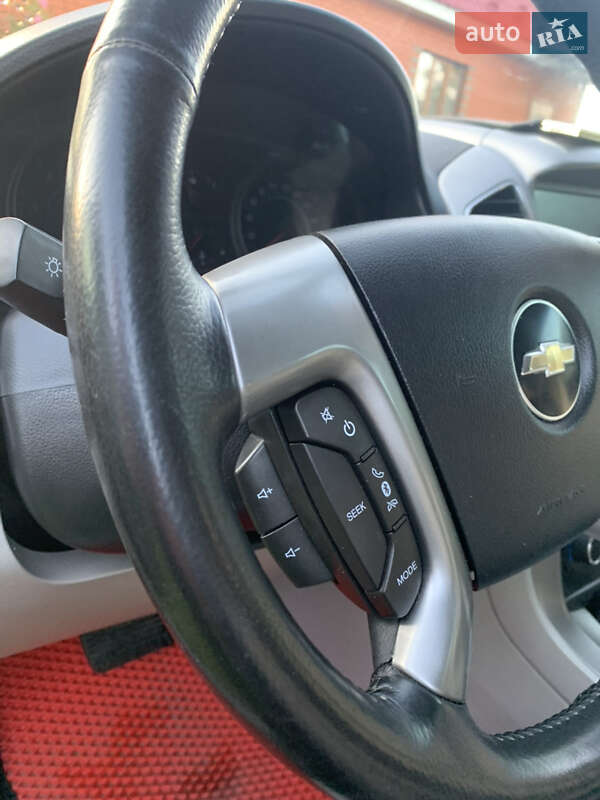 Внедорожник / Кроссовер Chevrolet Captiva 2011 в Сарнах