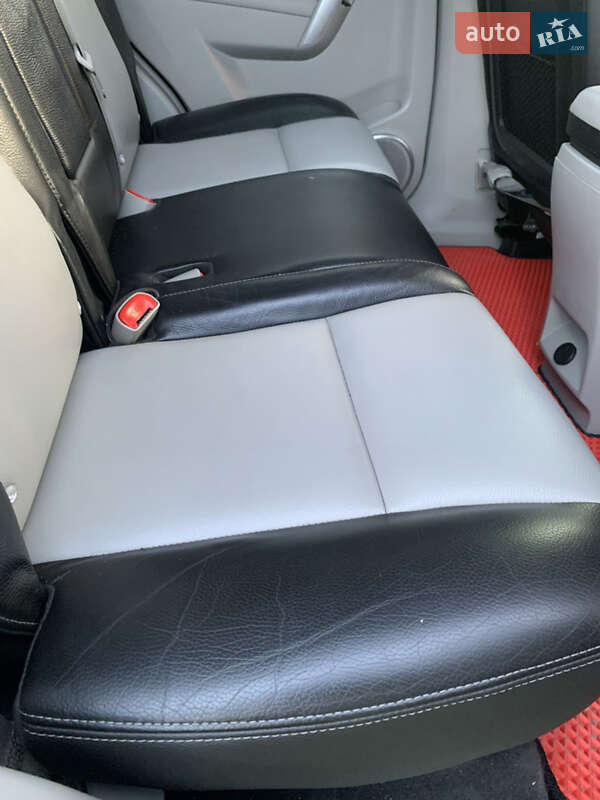 Внедорожник / Кроссовер Chevrolet Captiva 2011 в Сарнах