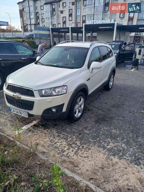 Позашляховик / Кросовер Chevrolet Captiva 2011 в Києві