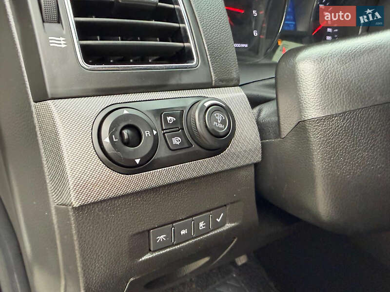 Позашляховик / Кросовер Chevrolet Captiva 2016 в Тернополі