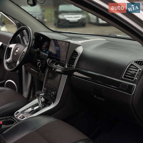 Позашляховик / Кросовер Chevrolet Captiva 2011 в Києві