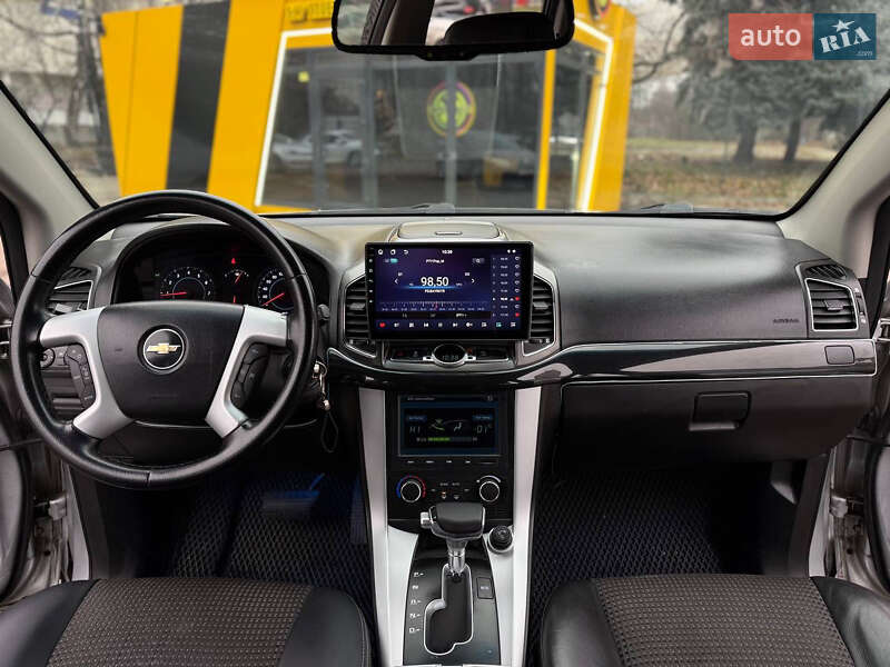 Позашляховик / Кросовер Chevrolet Captiva 2011 в Києві