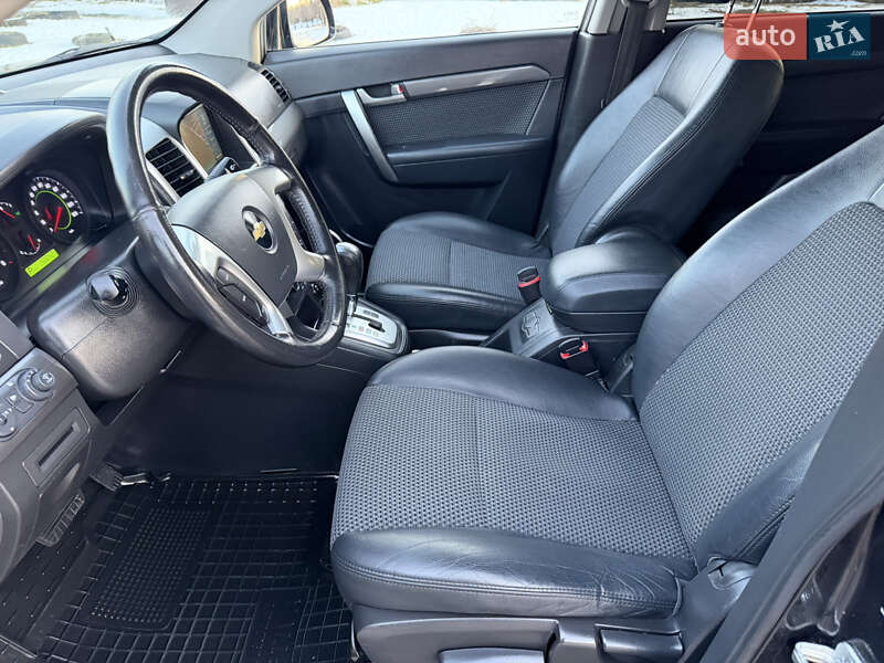 Внедорожник / Кроссовер Chevrolet Captiva 2010 в Здолбунове
