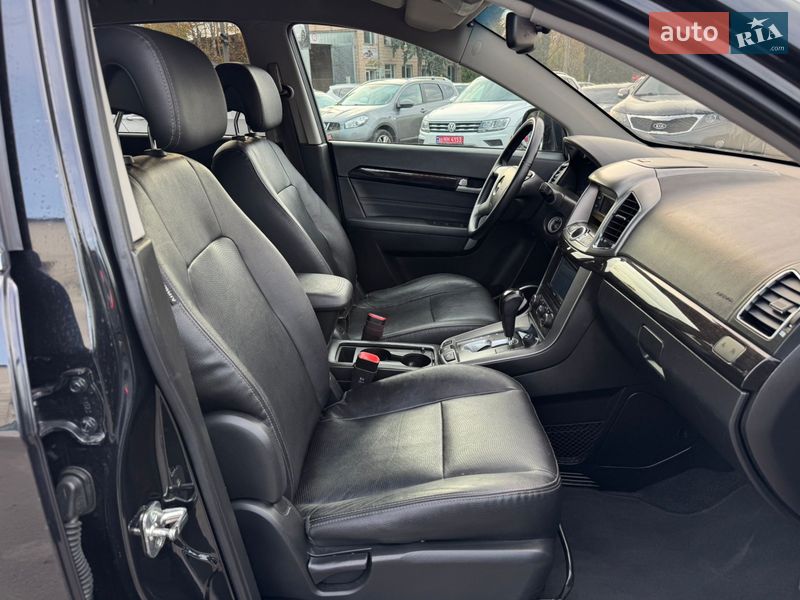 Внедорожник / Кроссовер Chevrolet Captiva 2013 в Дубно