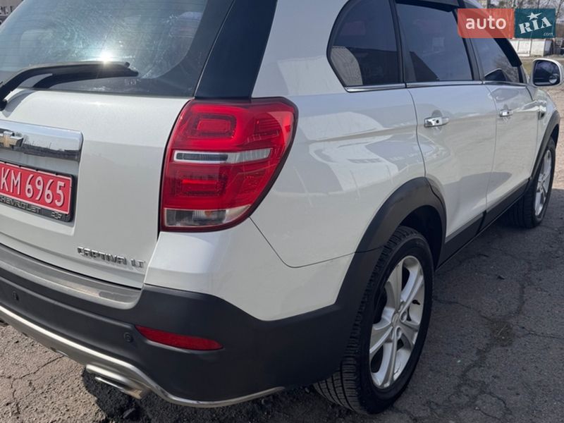 Позашляховик / Кросовер Chevrolet Captiva 2015 в Луцьку