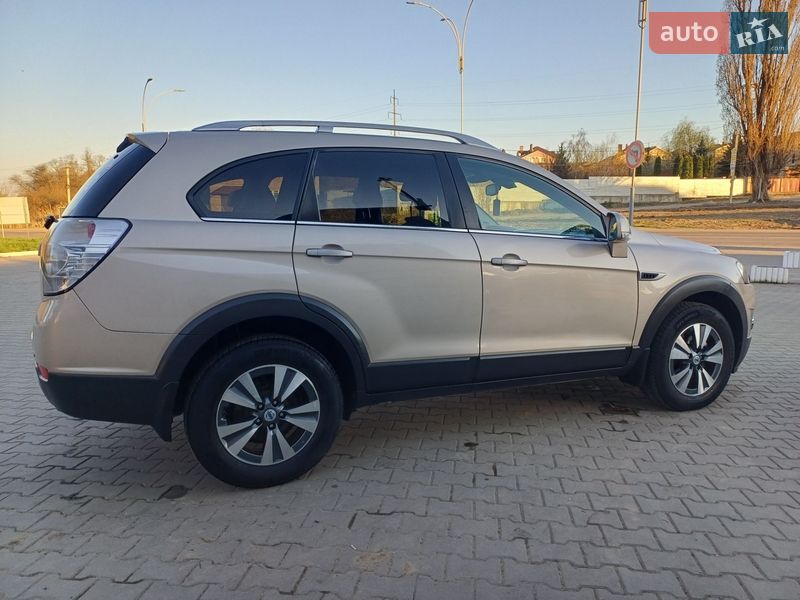 Позашляховик / Кросовер Chevrolet Captiva 2012 в Чернівцях